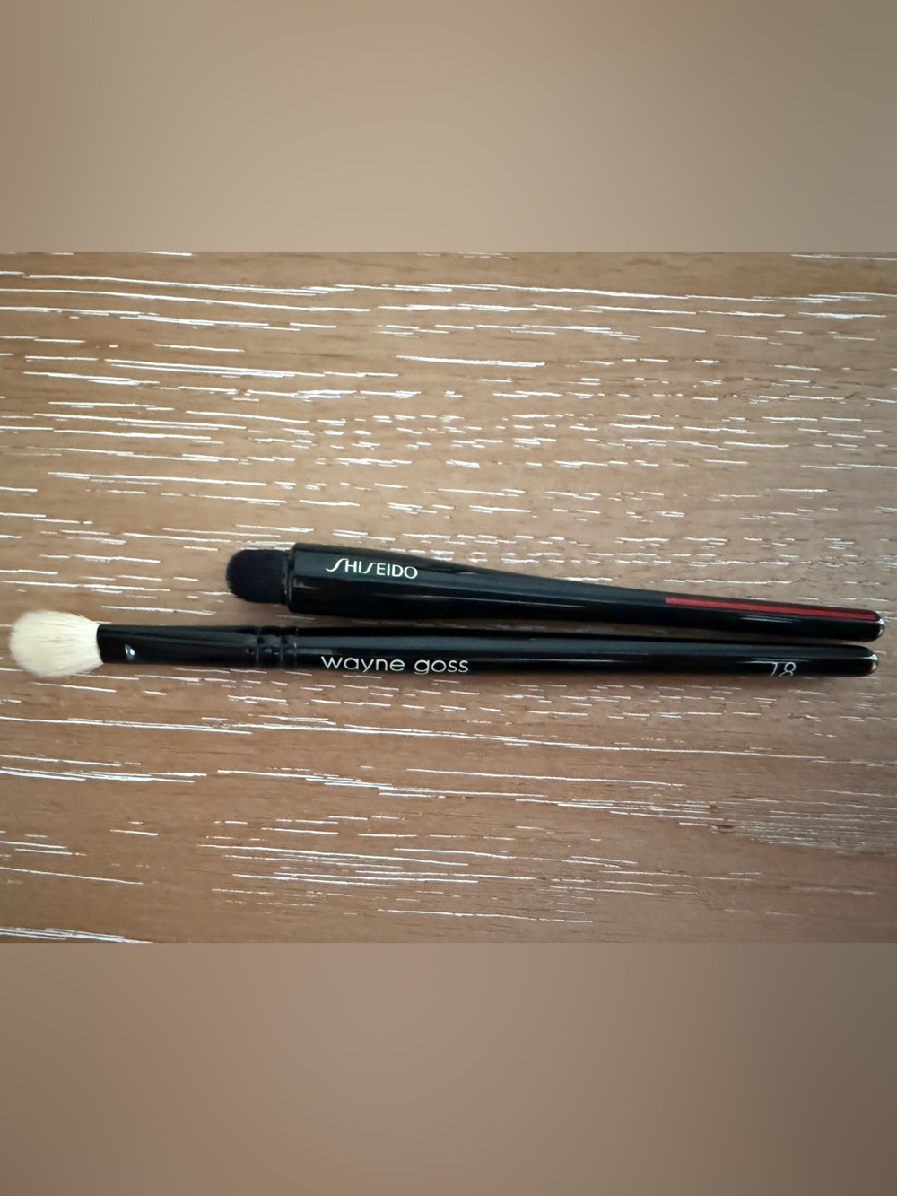 Shiseido concealer brush & Wayne Goss brush 18